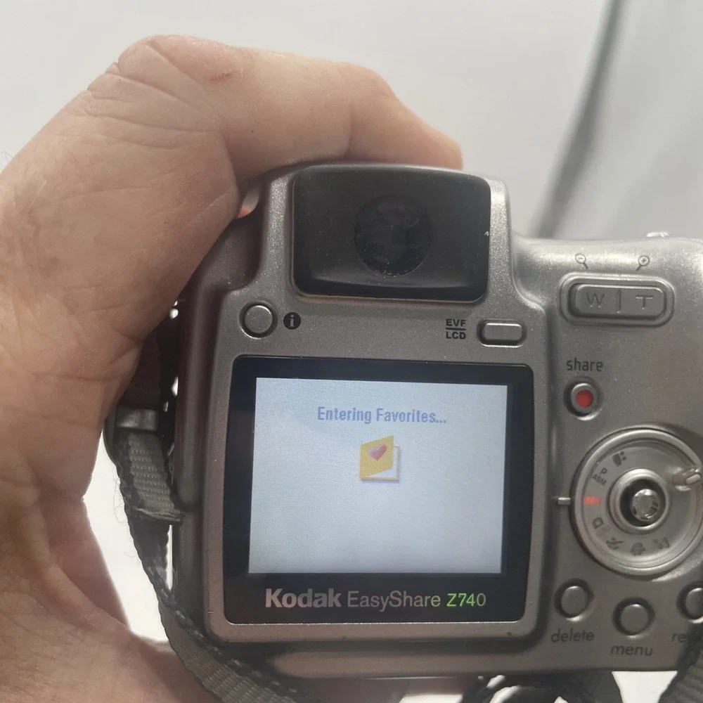 Kodak EasyShare Z740 5.0MP Digital Camera 10X Zoom+Battery+SD Card+Case-TESTED